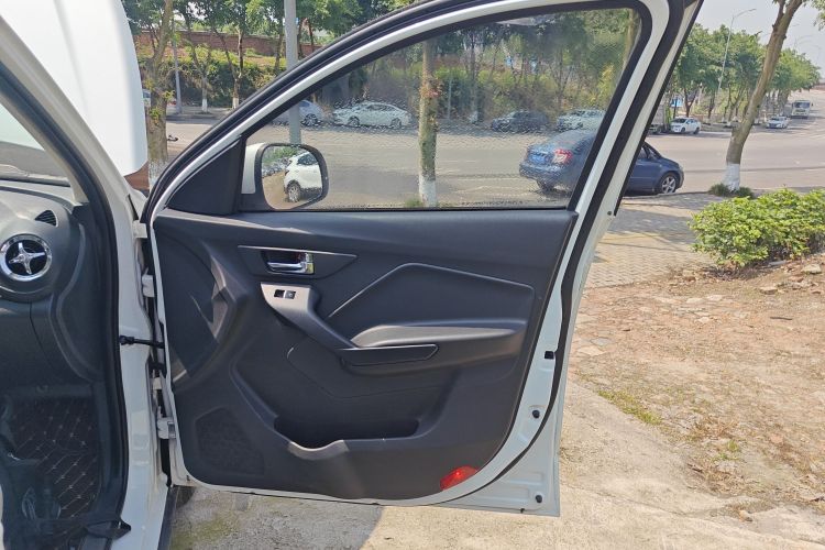 北汽幻速S3 2017款 1.5L 手动豪华型中控内饰42