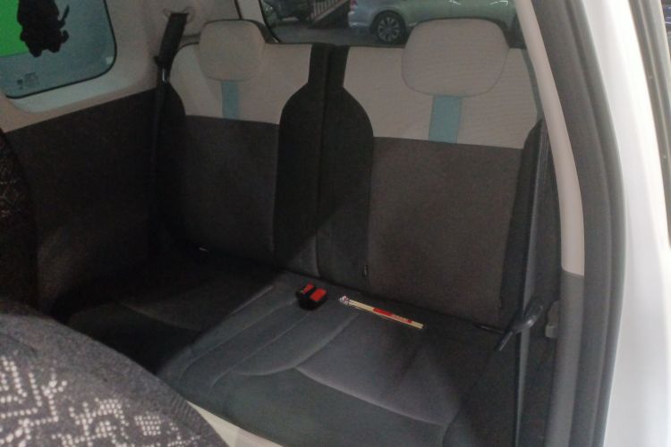 长安启源 长安Lumin 2023款 301km 蜜沁款中控内饰21