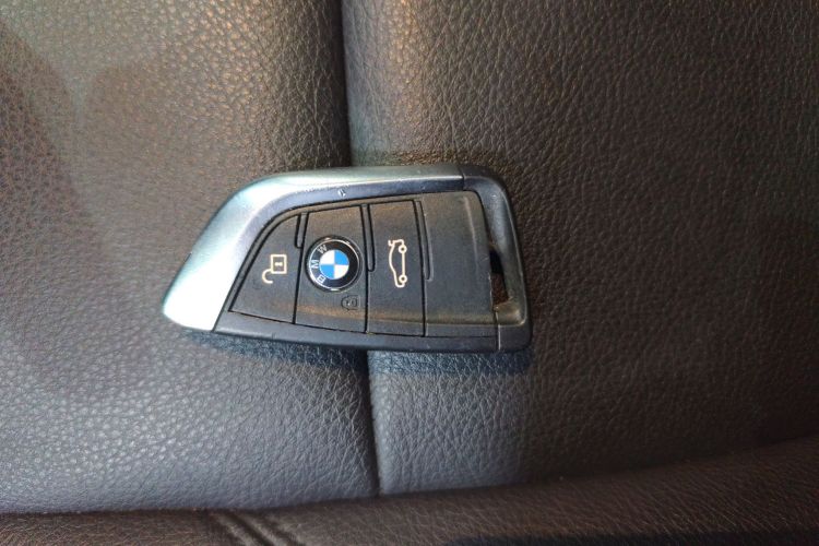 宝马X1 2019款 sDrive18Li 时尚型中控内饰11