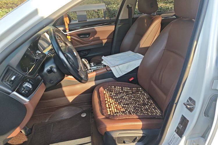 宝马5系 2017款 525Li 领先型中控内饰19