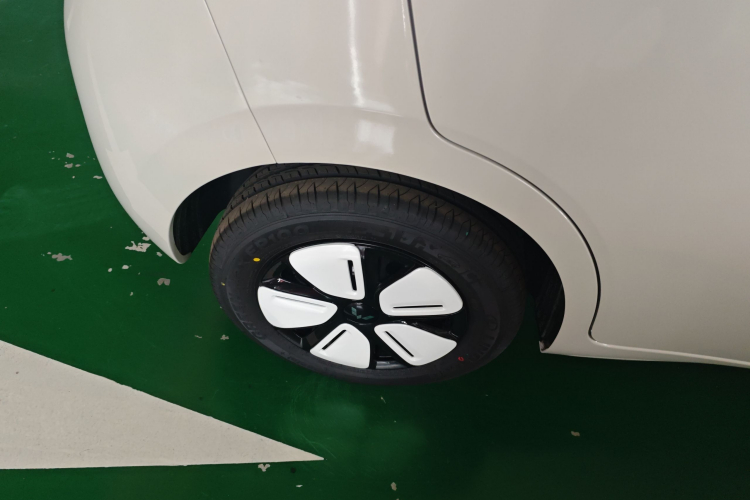 五菱汽车 宏光MINIEV 2025款 四门版 进阶款车身外观6008