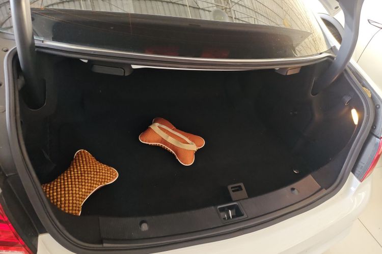 奔驰E级(进口) 2016款 E 200 轿跑车 灵动版机舱底盘23