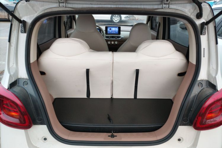 五菱汽车 宏光MINIEV 2025款 四门版 臻享+款机舱底盘23