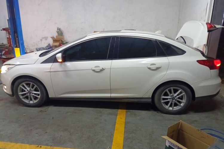 福特 福克斯 2017款 三厢 EcoBoost 125 自动超能风尚型智行版车身外观6003