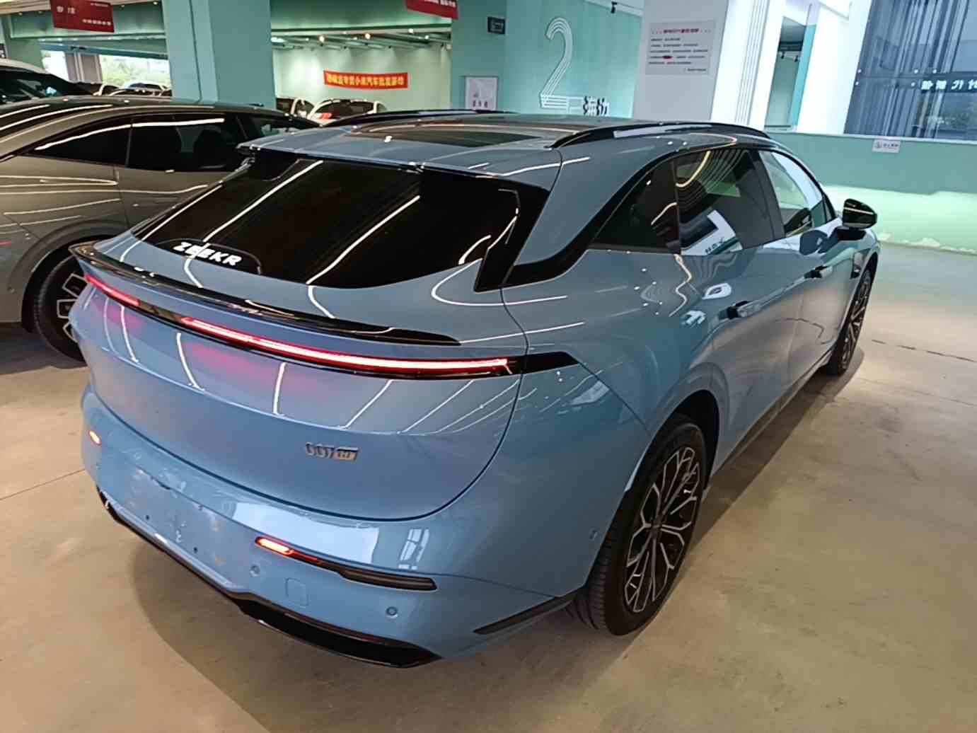 极氪007GT 2025款 四驱智驾版 75kWh(5)