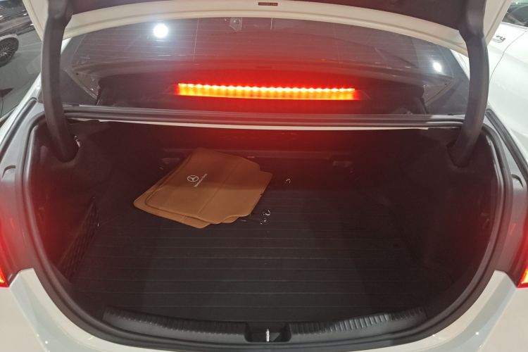 奔驰C级 2023款 改款二 C 260 L 运动版局部细节23