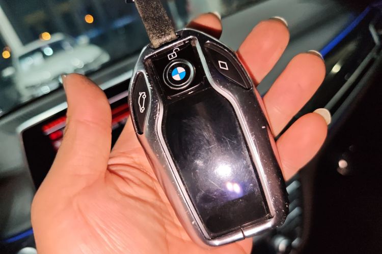 宝马7系 2019款 改款 730Li M运动套装中控内饰7001