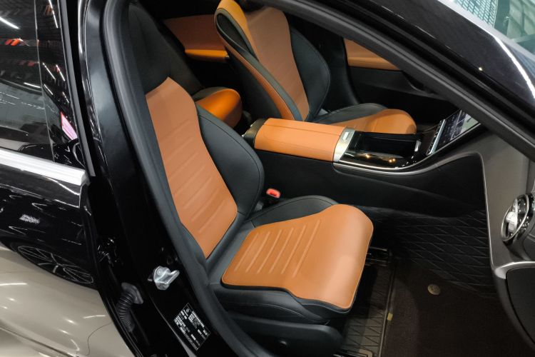 奔驰C级 2023款 C 260 L 运动版局部细节41