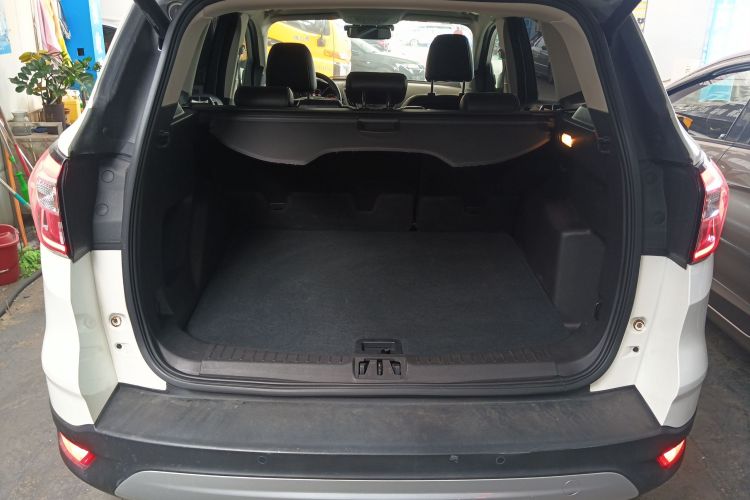 福特 翼虎 2017款 EcoBoost 245 四驱豪翼型机舱底盘23