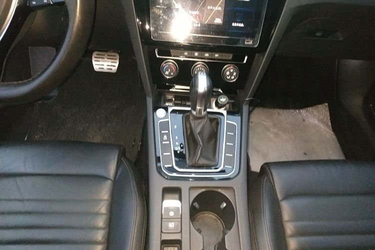 大众 迈腾 2018款 330TSI DSG 领先型中控内饰18