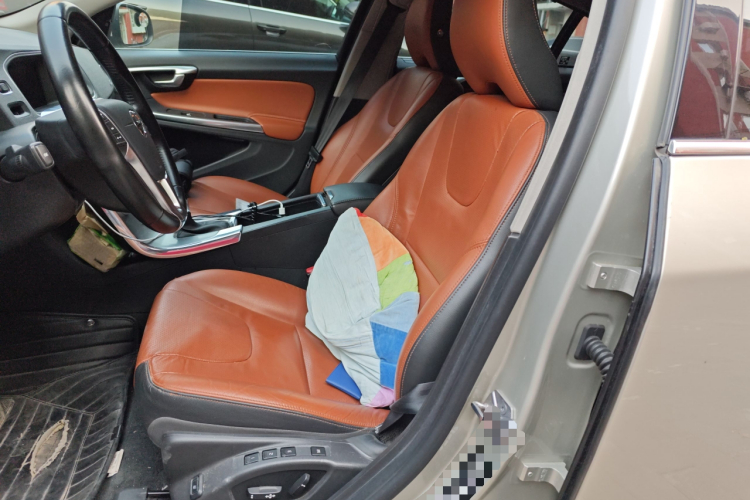 沃尔沃S60 2019款 S60L 改款 T5 智驭菁英版局部细节19