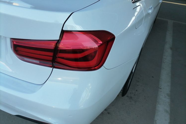 宝马3系 2018款 320Li 领先型M运动套装车身外观9