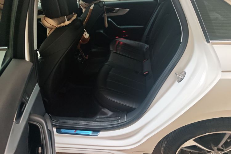 奥迪A4L 2020款 40 TFSI 时尚动感型中控内饰21