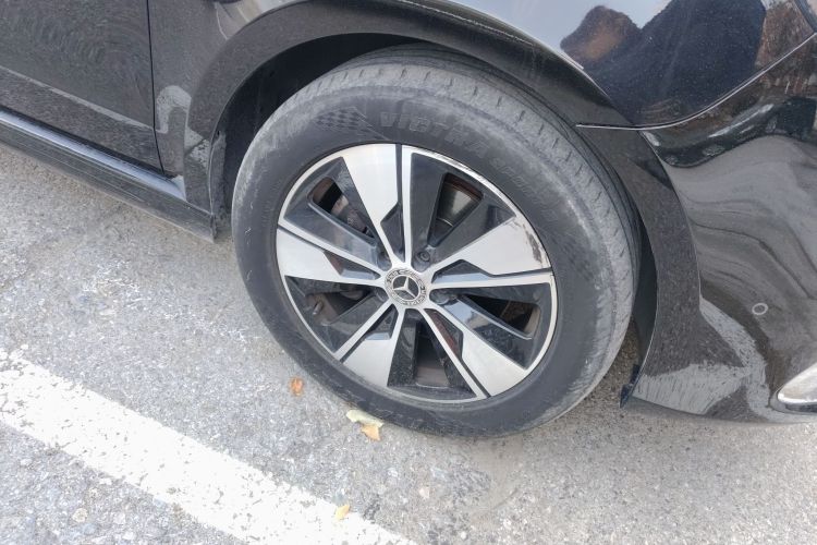 奔驰V级 2021款 V 260 L 长轴距尊贵版车身外观10