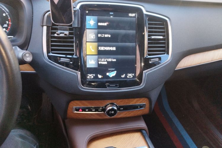 沃尔沃XC90 2022款 B6 智逸豪华版 7座中控内饰16