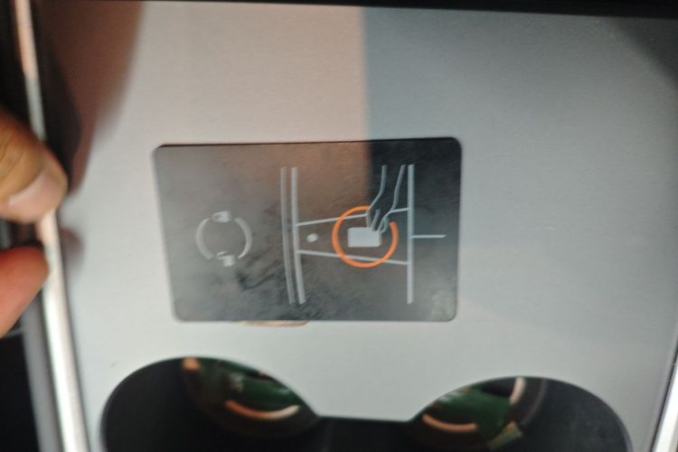 特斯拉 Model Y 2022款 长续航全轮驱动版中控内饰11