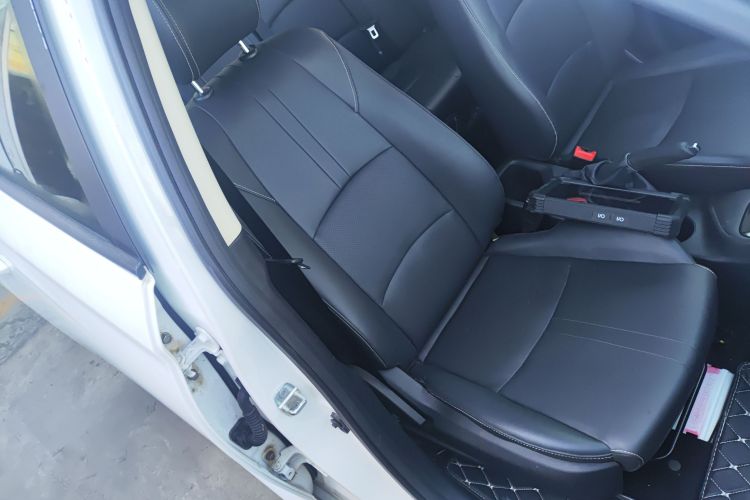 长安 悦翔 2019款 1.5L DCT 联动云版局部细节41