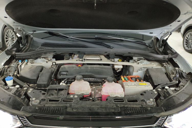 零跑汽车 零跑C11 2024款 增程 300尊享版机舱底盘24