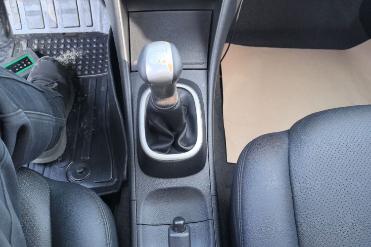 日产 轩逸 2018款 经典 1.6XE 手动舒适版中控内饰18