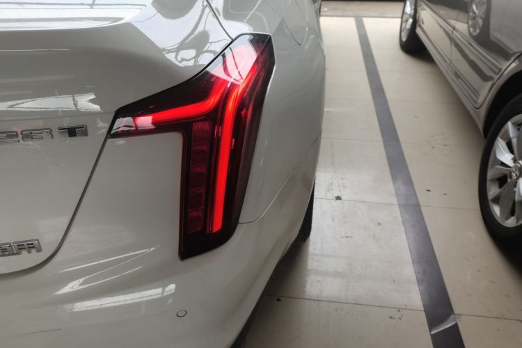 凯迪拉克CT5 2022款 28T 豪华型（标准版）车身外观9