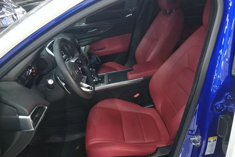捷豹XEL 2020款 2.0T 200PS R-DYNAMIC S进取运动版中控内饰19