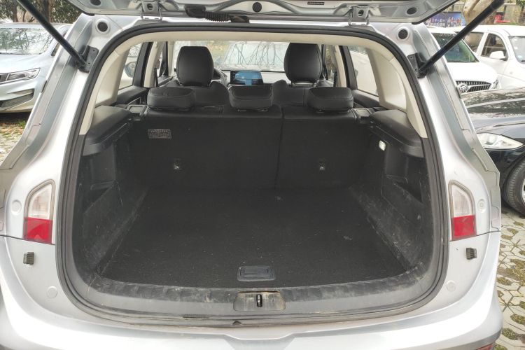 宝骏RS-5 2019款 1.5T CVT超级互联潮动版 国VI机舱底盘23