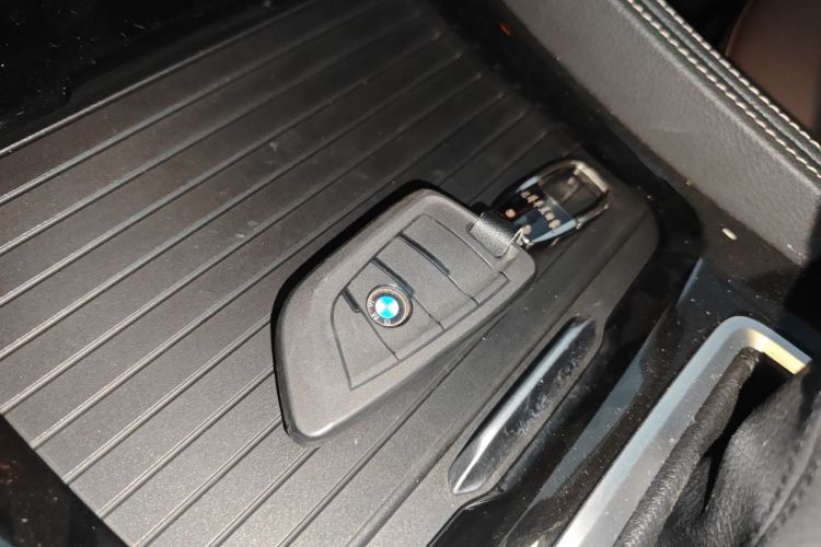 宝马1系 2019款 118i M运动套装中控内饰11