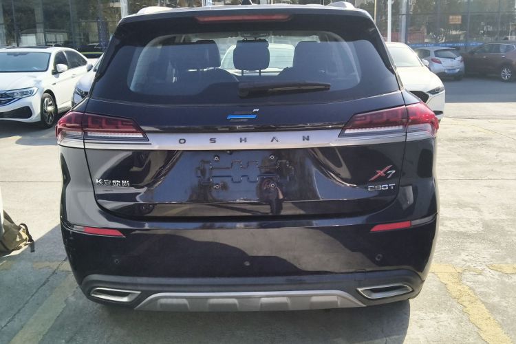 长安欧尚X7 2020款 1.5T 自动尊享型车身外观6