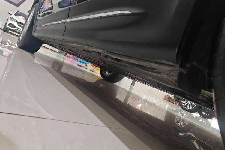 奔驰GLB 2023款 改款 GLB 200 动感型局部细节9002