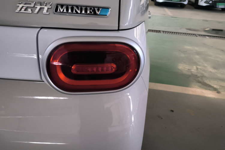 五菱汽车 宏光MINIEV 2024款 第三代 215km 青春版车身外观9