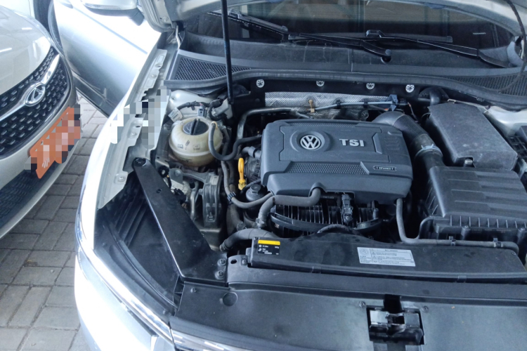 大众 迈腾 2017款 330TSI DSG 豪华型机舱底盘25