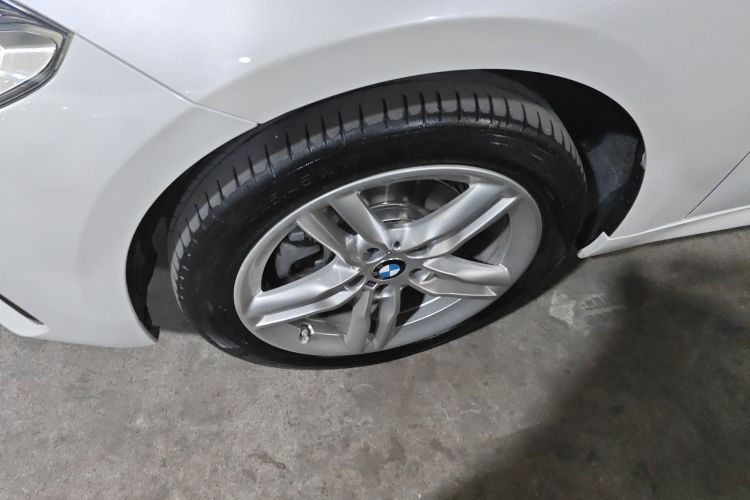 宝马1系 2021款 改款 120i M运动曜夜版车身外观6007