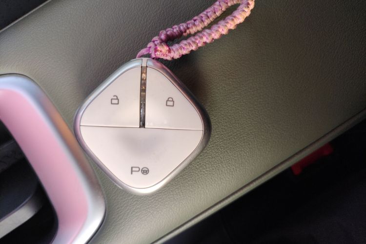 宝骏悦也Plus 2024款 智尊版 4座中控内饰11