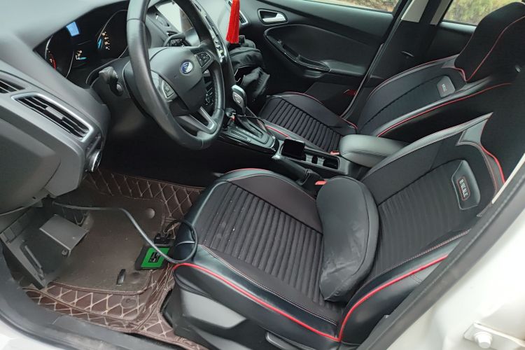 福特 福克斯 2017款 三厢 1.6L 自动风尚型智行版中控内饰20