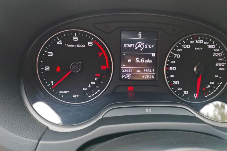 奥迪A3 2018款 30周年年型 Limousine 35 TFSI 运动型中控内饰15