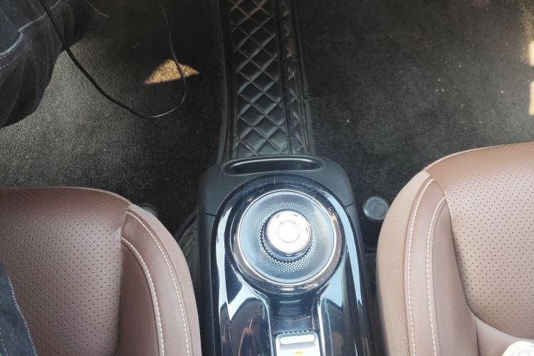 五菱汽车 五菱缤果 2023款 333km 灵犀互联+款中控内饰18