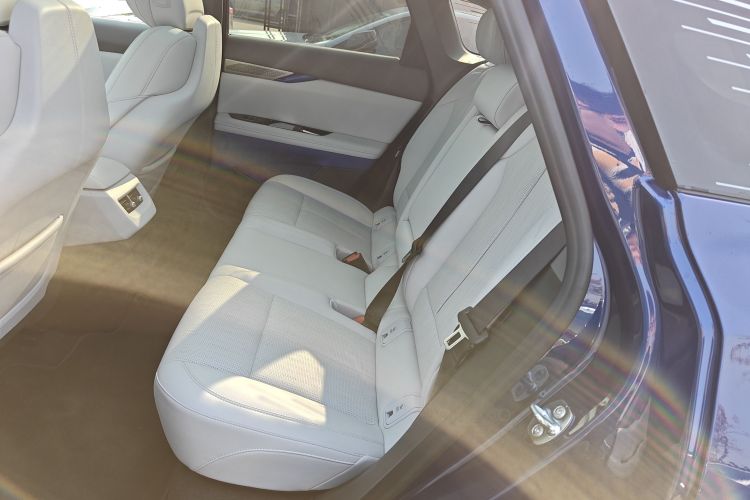 凯迪拉克 IQ傲歌 2024款 标准续航版中控内饰21