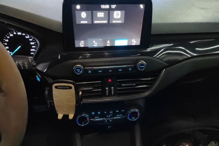 福特 福克斯 2019款 两厢 EcoBoost 180 自动ST Line中控内饰16