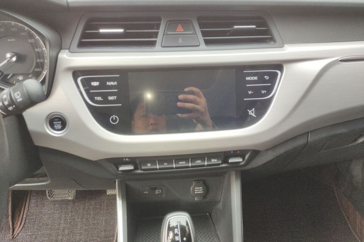 吉利汽车 远景X3 2019款 升级版 1.5L CVT尊贵型中控内饰16