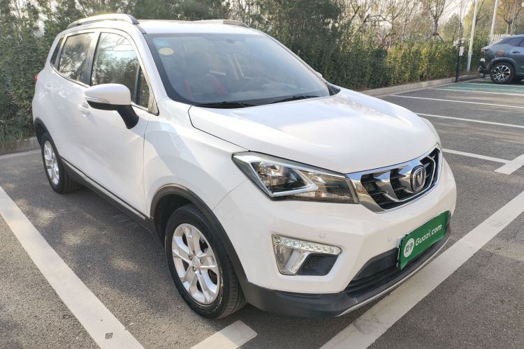 长安CS15 2017款 1.5L 自动豪华天窗版车身外观6002