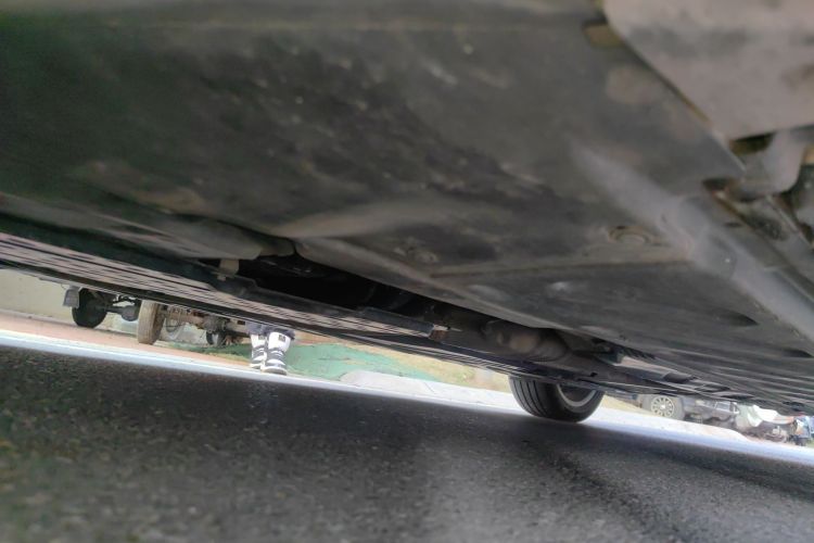 奔驰C级 2021款 C 200 L 时尚型运动版局部细节9004