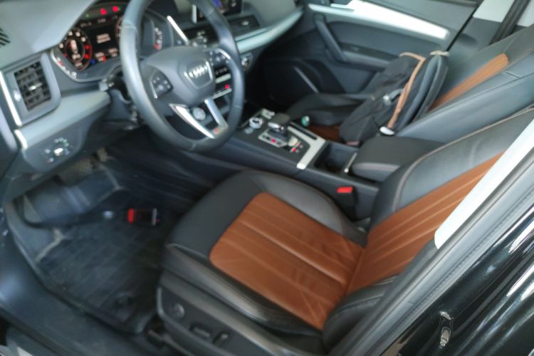 奥迪Q5L 2020款 改款 40 TFSI 荣享时尚型中控内饰19