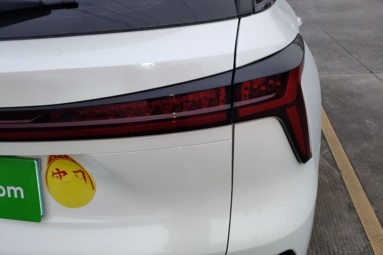 长安CS75 PLUS 2025款 第三代 冠军版 1.5T 劲航型车身外观9