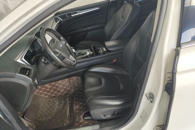 福特 蒙迪欧 2013款 2.0L GTDi240豪华运动型中控内饰19