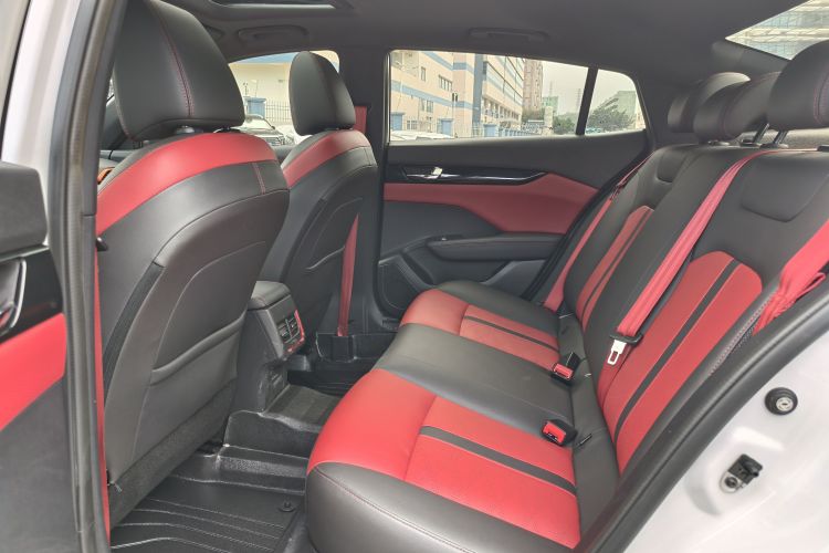 东风风神 奕炫 2021款 230T 自动追影骑士版中控内饰7004