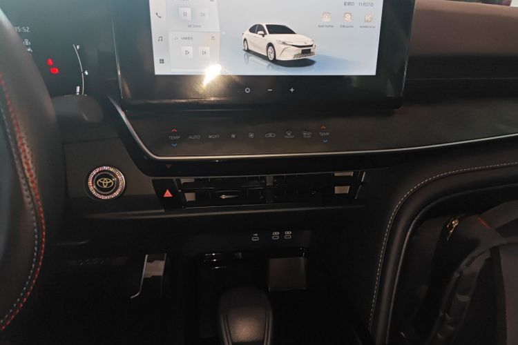 丰田 凯美瑞 2026款 双擎 2.0HE 精英版中控内饰16