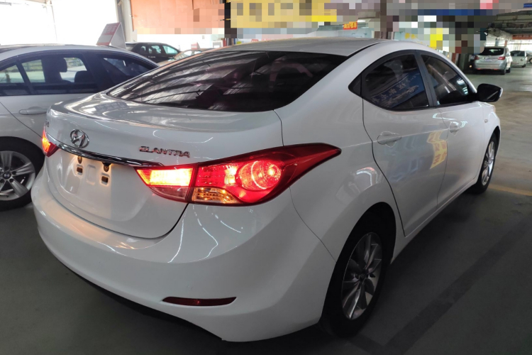 现代 朗动 2015款 1.6L 自动时尚型车身外观7