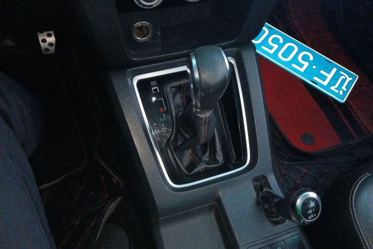 北京BJ40 2016款 40L 2.3T 自动四驱尊享版局部细节18