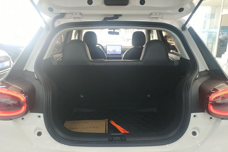 东风纳米 纳米01 2024款 焕新版 330 Air机舱底盘23