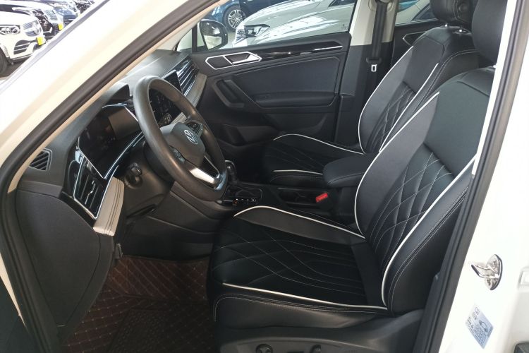 大众 途观L 2022款 330TSI 自动两驱舒享版中控内饰19